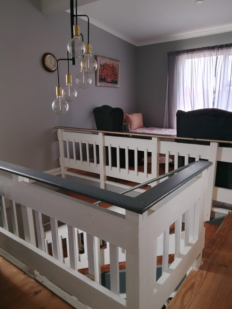 4 Bedroom Property for Sale in Kleinkrantz Western Cape